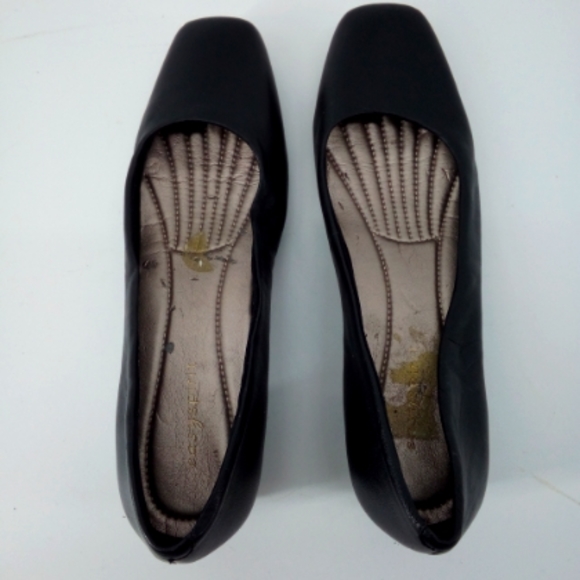 Vintage Easy Spirit Black Leather Close Toe Low Heel Work Interview Office 7.5 - Picture 2 of 11